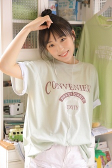 女生超短裙穿搭